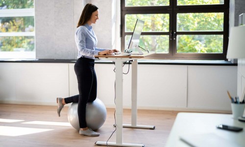 How to Use and Adjust Ergonomic Desk when Sitting or Standing?